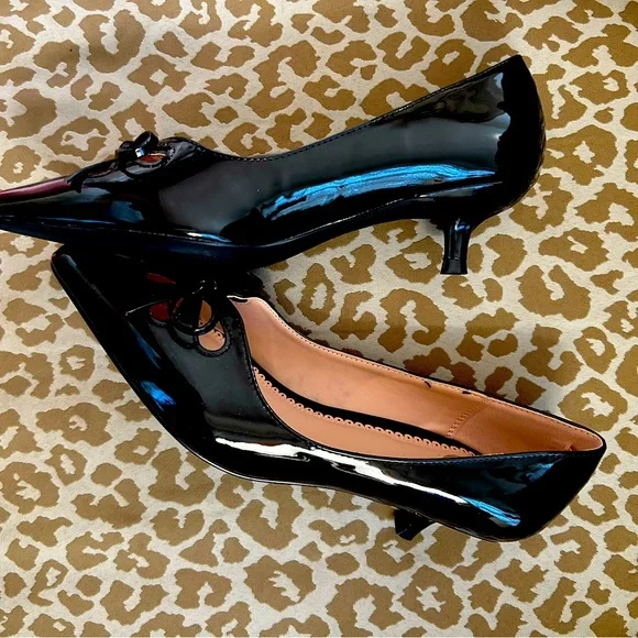 NWOT Journee Collection Lutana Pumps - Picture 3 of 6